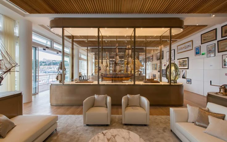 An Artistic Encounter with Delphine Poulain at Yacht Club de Monaco