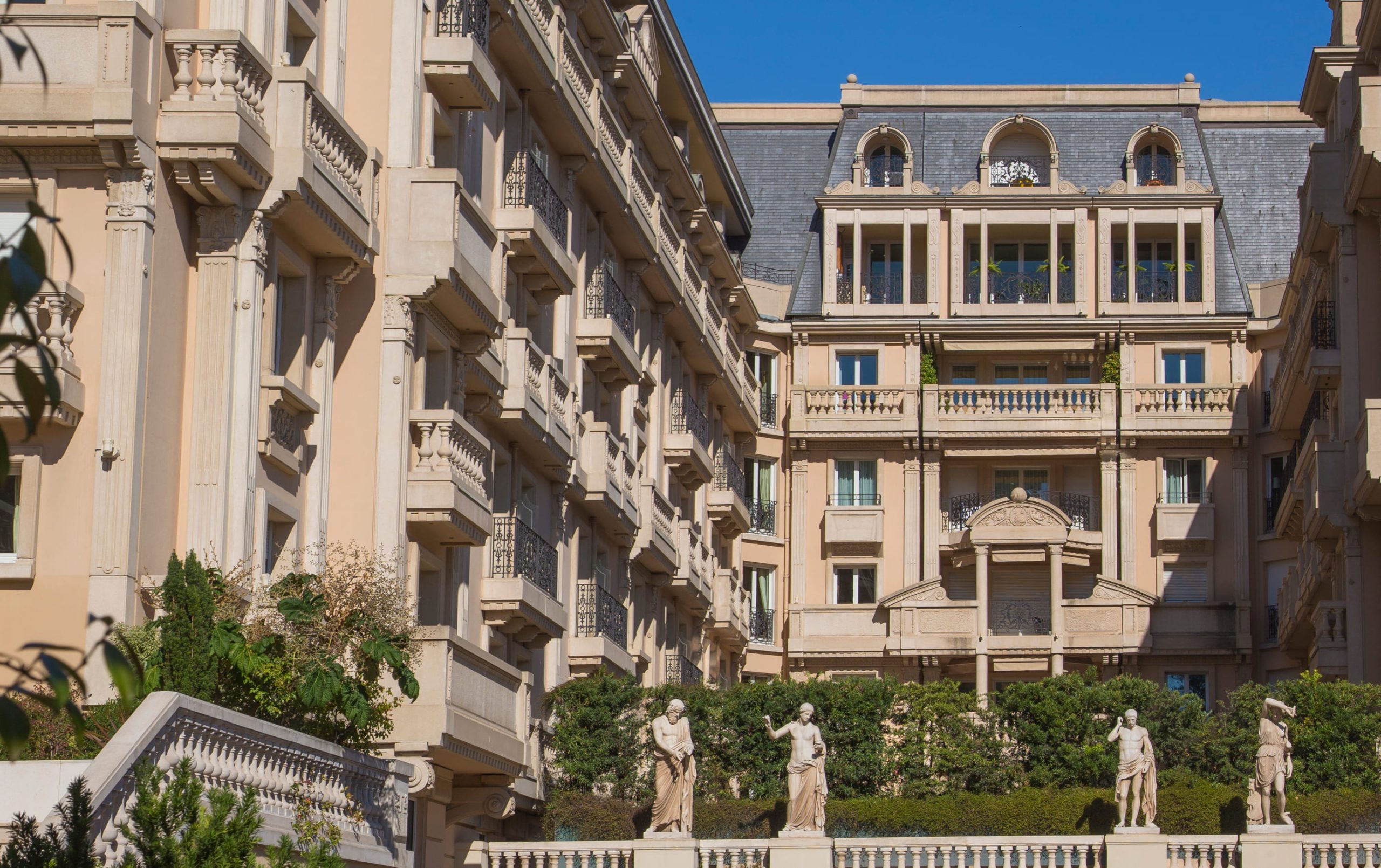 Official exterior photograph of Hôtel Métropole Monte-Carlo, venue of the Christmas Day live music lunch on 25 December 2026